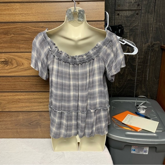 Maurice’s size large gray plaid top baby doll style stretchy neckline - Picture 2 of 8